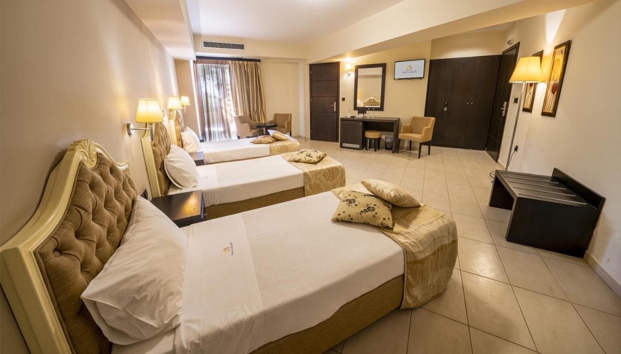 Amalias Hotel Kourouta Buitenkant foto