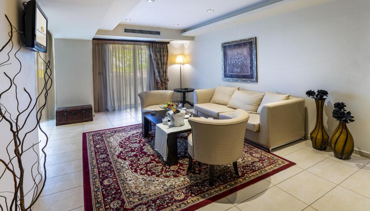 Amalias Hotel Kourouta Buitenkant foto