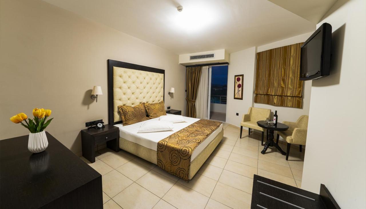 Amalias Hotel Kourouta Buitenkant foto