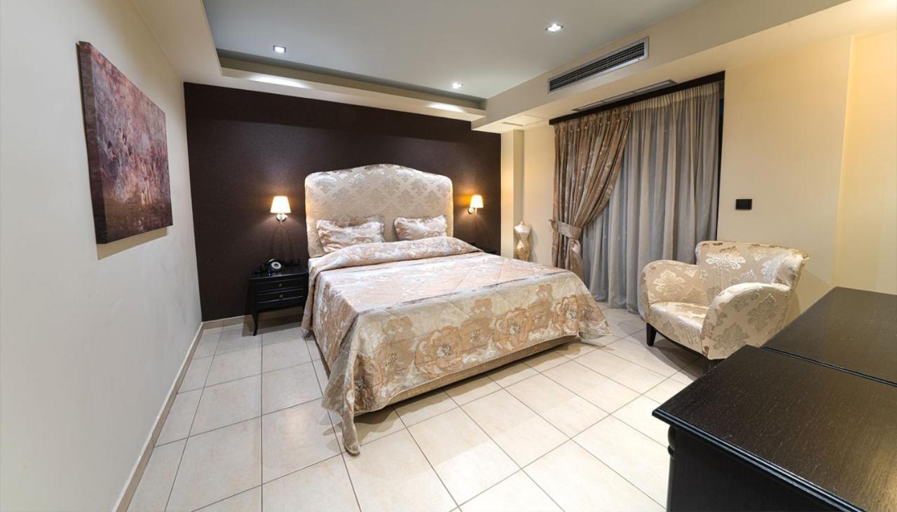Amalias Hotel Kourouta Buitenkant foto