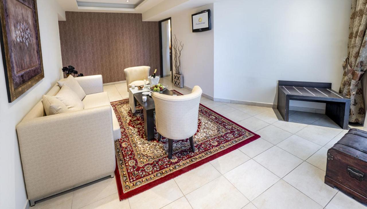 Amalias Hotel Kourouta Buitenkant foto