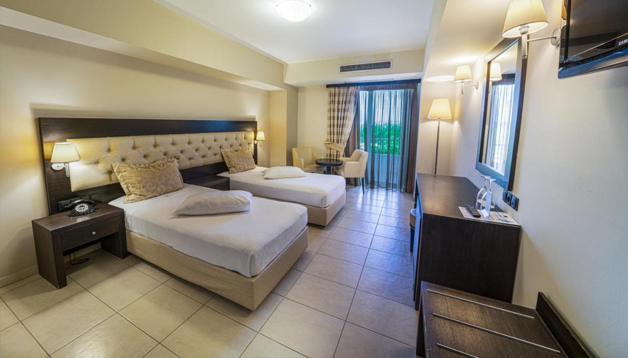 Amalias Hotel Kourouta Buitenkant foto